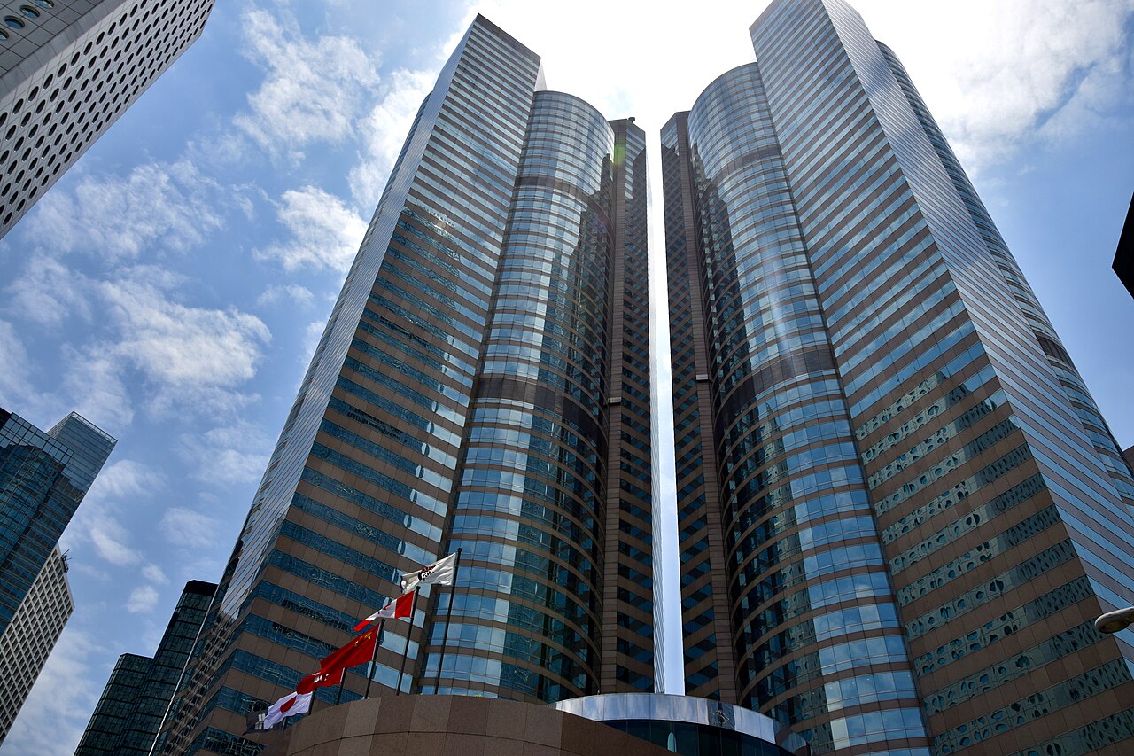 Las torres de Exchange Square en Hong Kong, sede de la Bolsa de Hong Kong donde Alibaba colocó su emisión de acciones